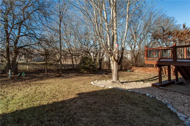 $475,000 | 1404 Northeast Whitestone Drive, Lee's Summit, MO 64086