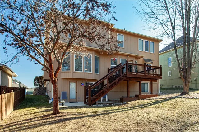 $475,000 | 1404 Northeast Whitestone Drive, Lee's Summit, MO 64086