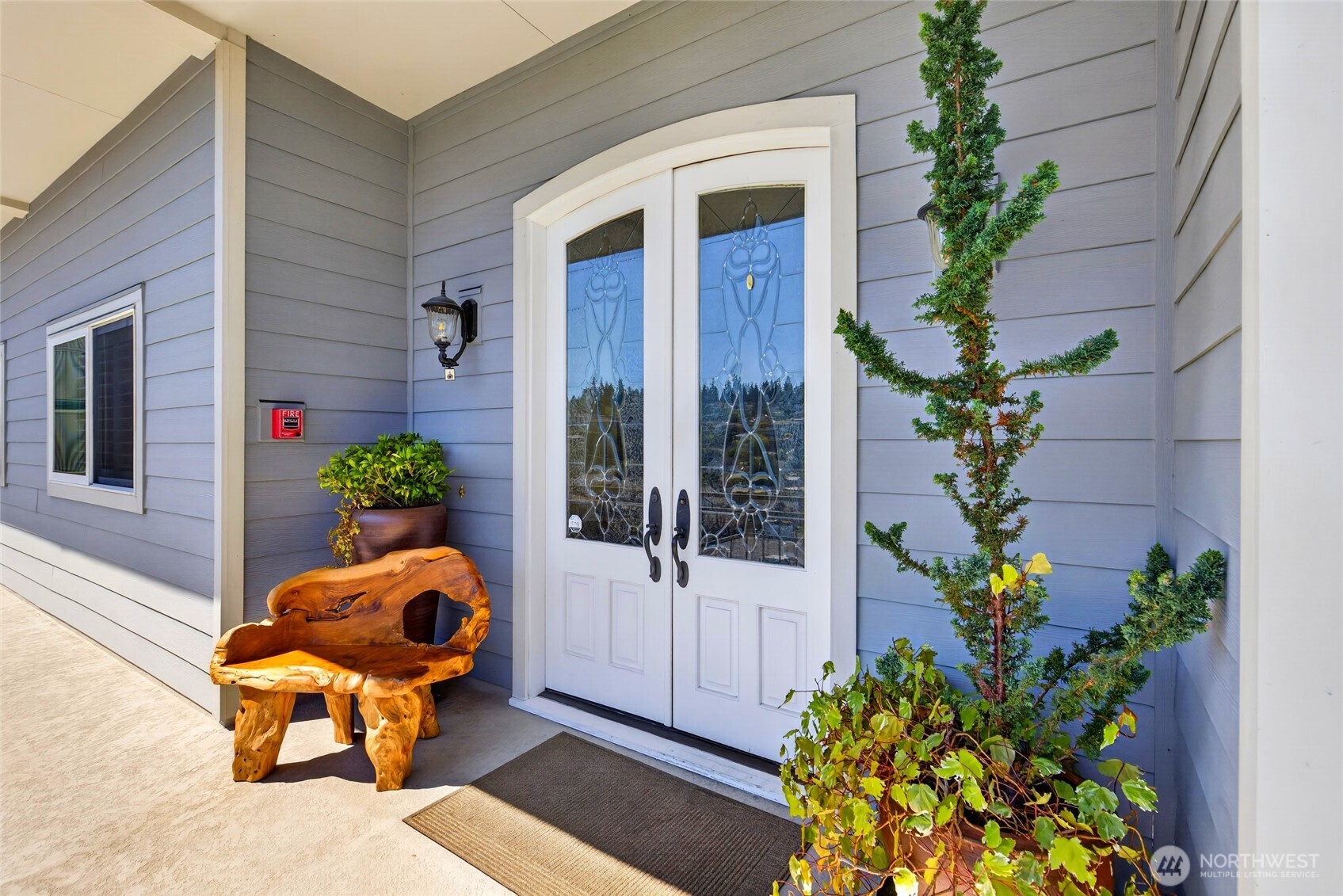 555 Alder Street Edmonds, WA 98020 - Photo 2 of 38