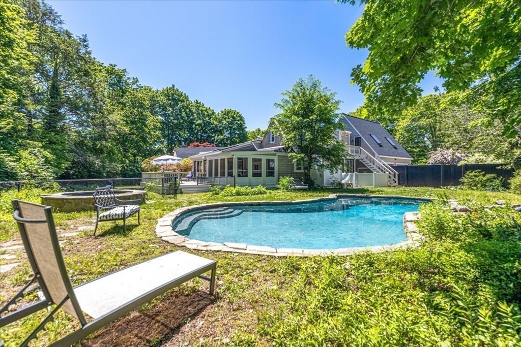 32 Branch Street Scituate, MA 02066 - Photo 4 of 42