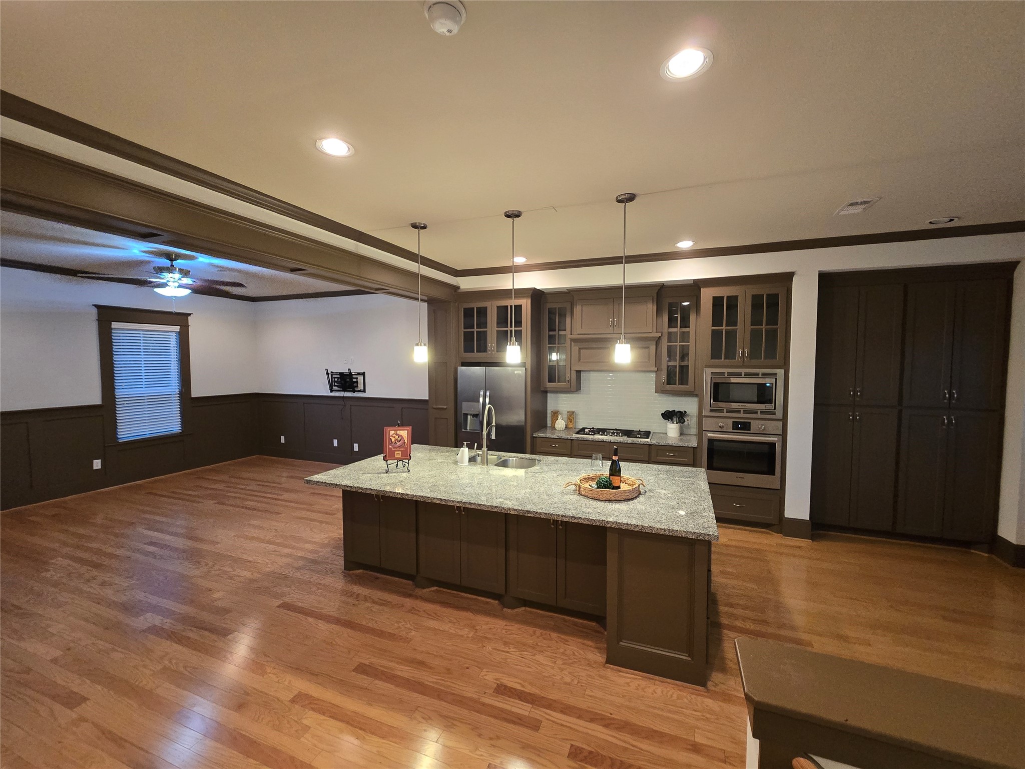 855 Mathis Street Houston, TX 77009 - Photo 4 of 28