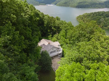 $619,900 | 1038 Lakeside Drive, Smithville, TN 37166