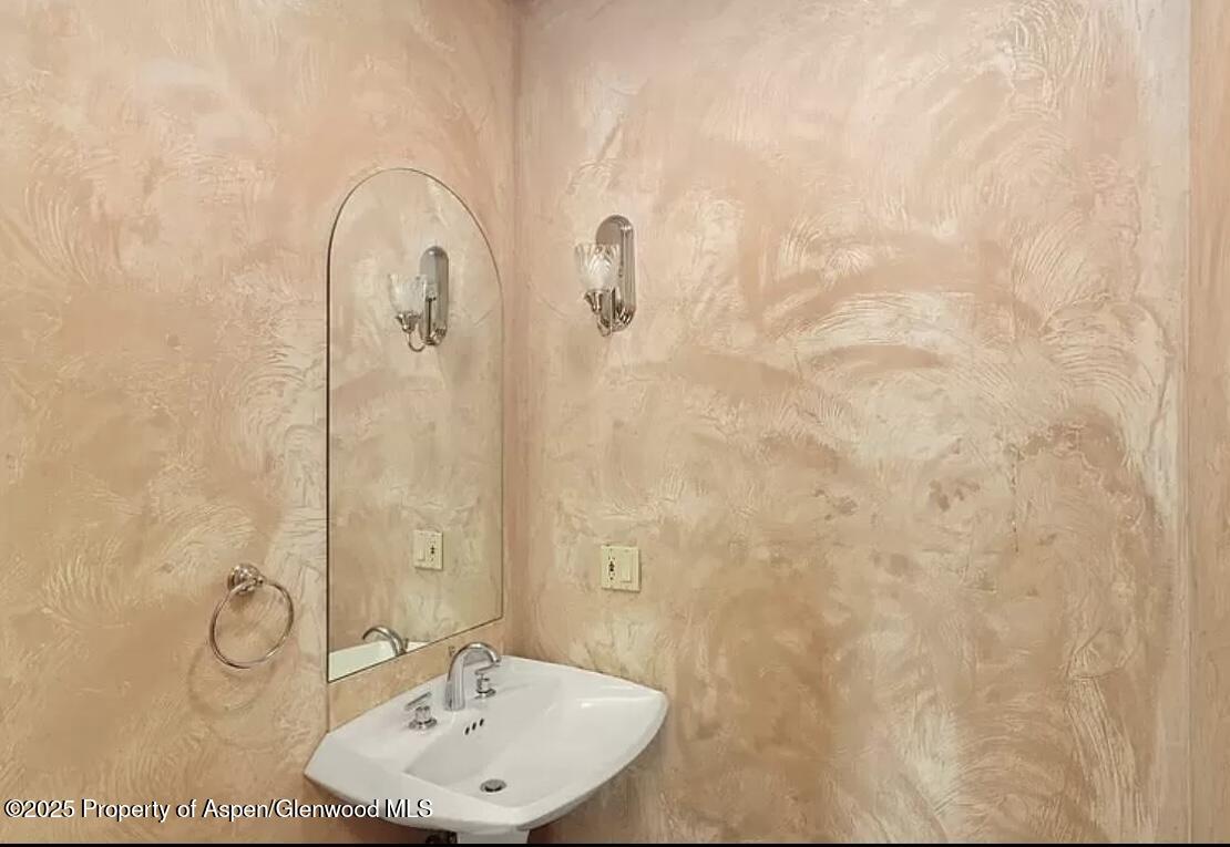 60 River Cove Basalt, CO 81621 - Photo 11 of 17 a bathroom with a sink and shower