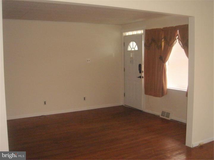 207 Wykagyl Road Somerdale, NJ 08083 - Photo 3 of 18 Foyer