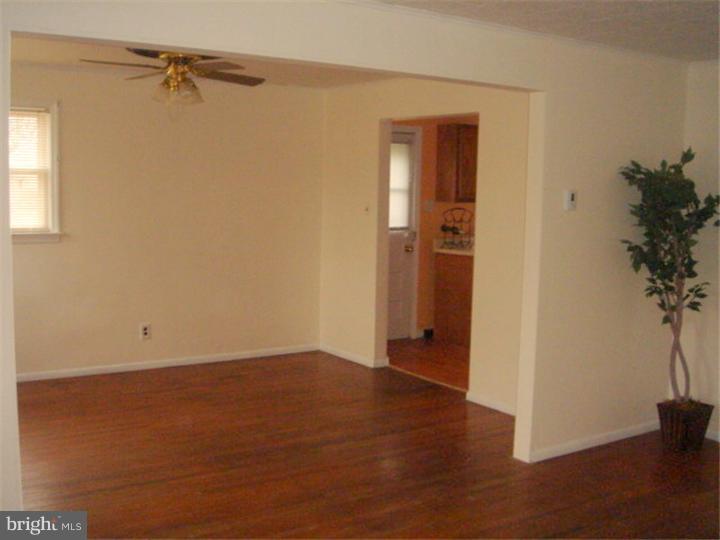 207 Wykagyl Road Somerdale, NJ 08083 - Photo 4 of 18 Living Room