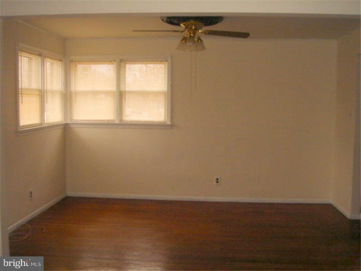 207 Wykagyl Road Somerdale, NJ 08083 - Photo 8 of 18 Dining Room