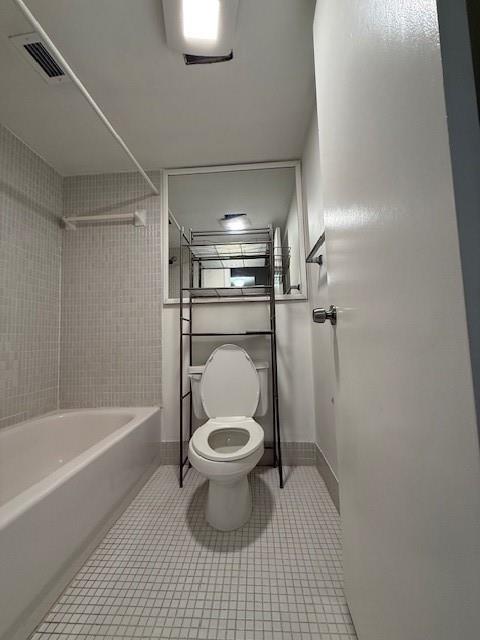 6101 North Falls Cir Drive, Unit 402 Lauderhill, FL 33319 - Photo 18 of 20 a bathroom with a toilet and a shower