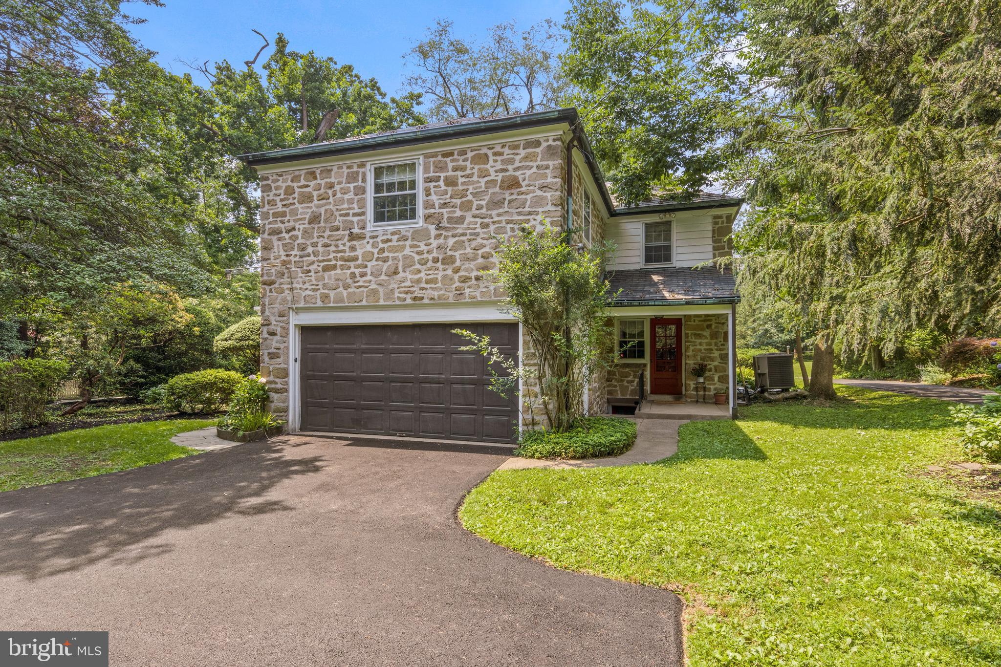 3915 Netherfield Road Philadelphia, PA 19129 - Photo 14 of 28 Back covered porch and driveway