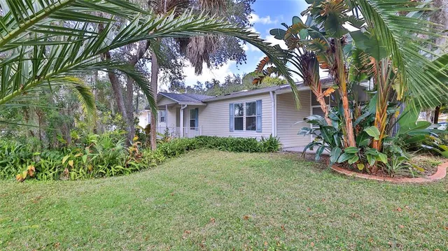 $279,900 | 415 Sioux Boulevard, Oak Hill, FL 32759