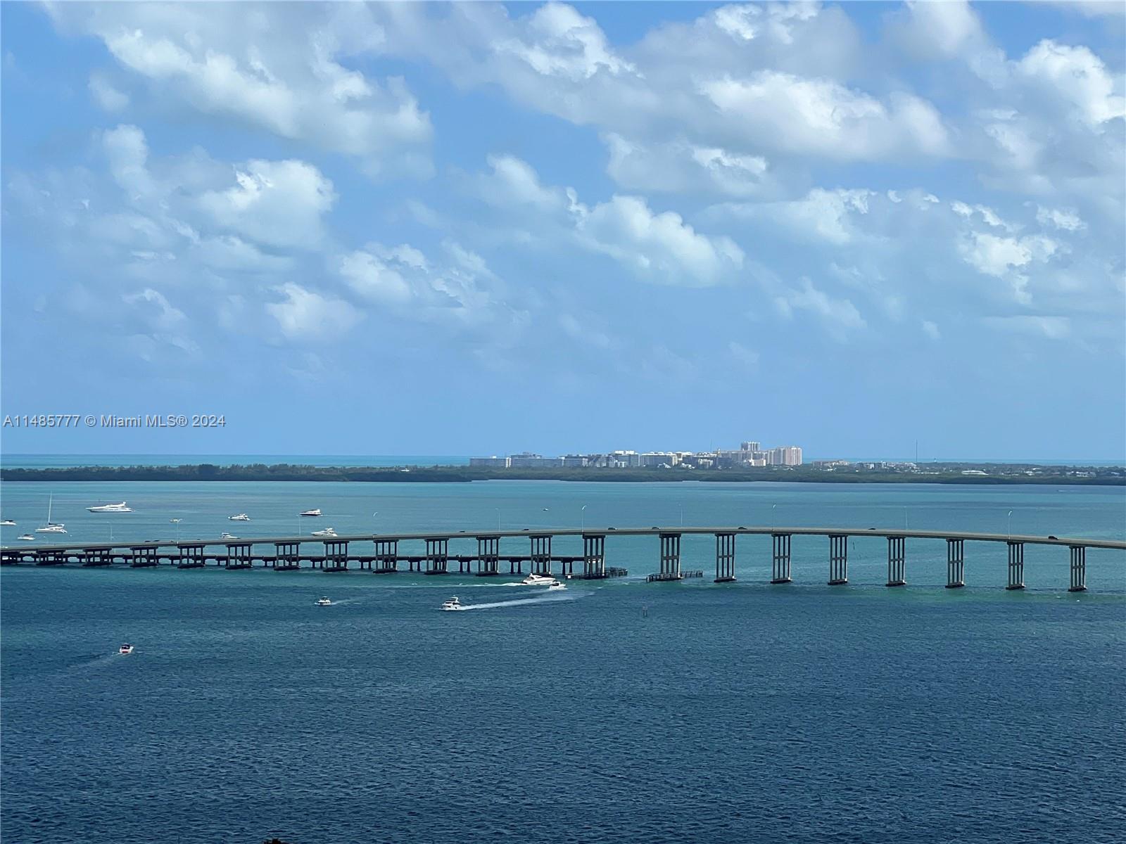 218 Southeast 14th Street, Unit TS107 Miami, FL 33131 - Photo 14 of 17