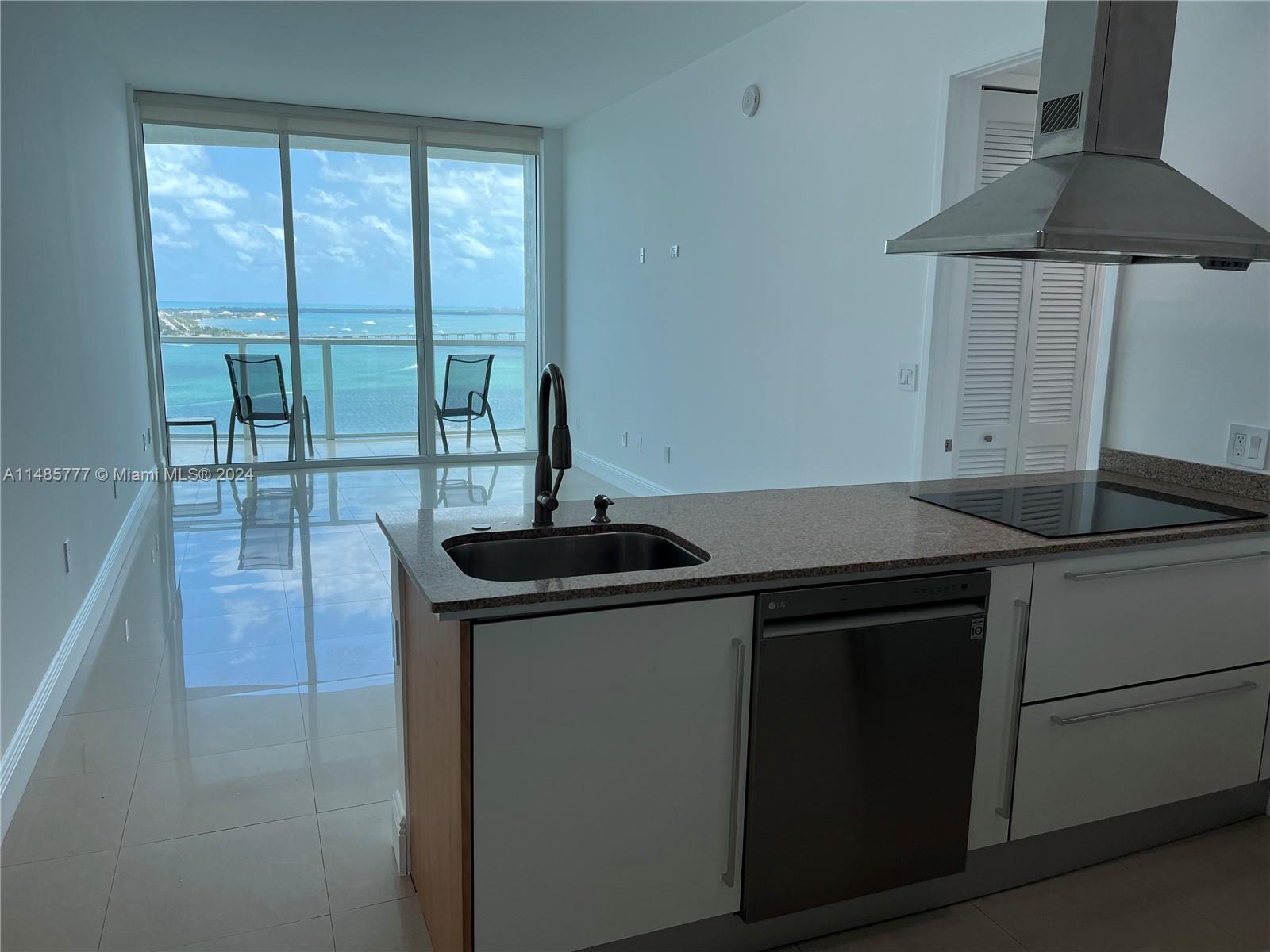 218 Southeast 14th Street, Unit TS107 Miami, FL 33131 - Photo 2 of 17