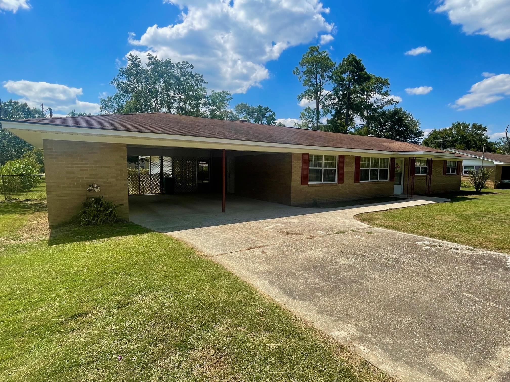 210 Greer Avenue Atmore, AL 36502 - Photo 3 of 19