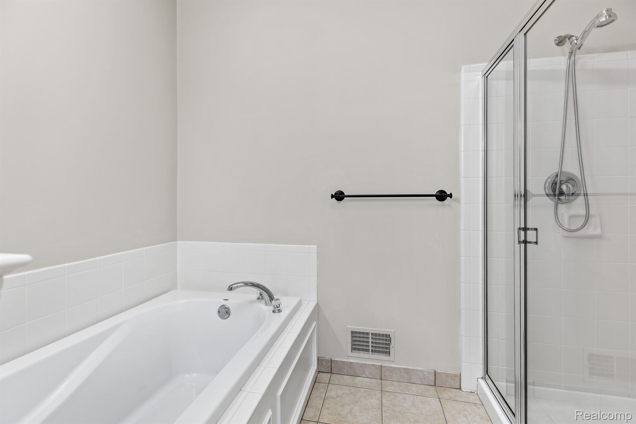 2266 Preserve Lane Rochester, MI 48309 - Photo 38 of 51 Gallery Image 38