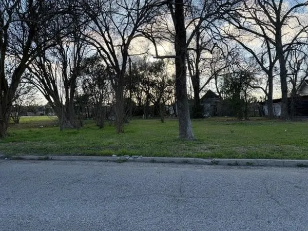 $24,500 | 563 North 1st Street, Beaumont, TX 77701