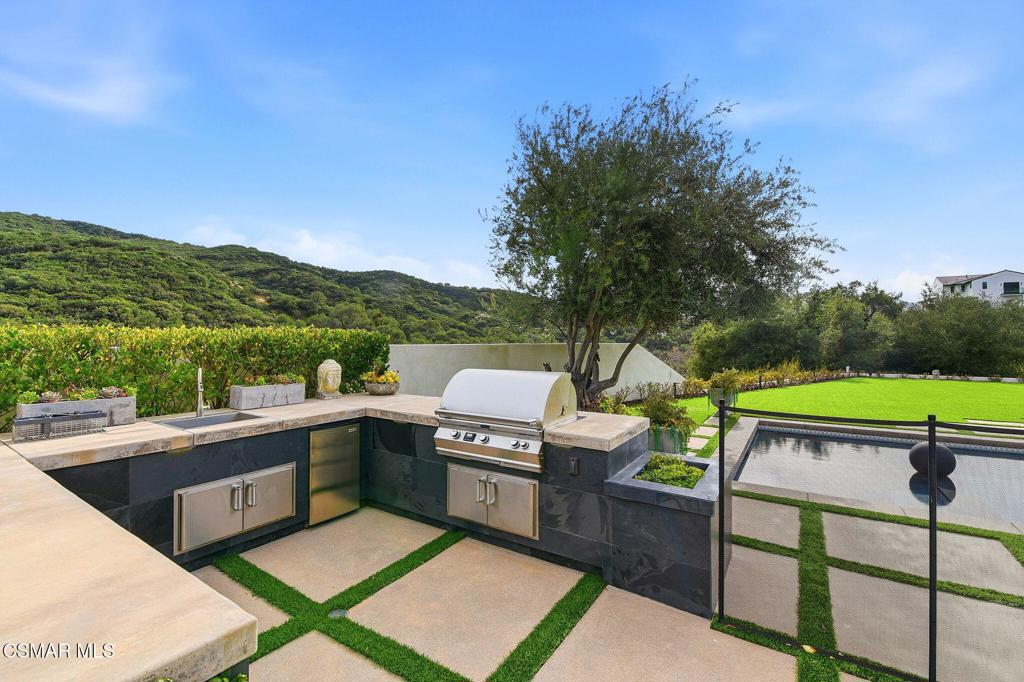 2691 Country Ridge Road Calabasas, CA 91302 - Photo 43 of 74