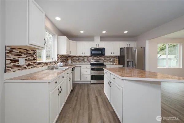 $1,384,000 | 2295 South Camano Drive, Camano Island, WA 98282