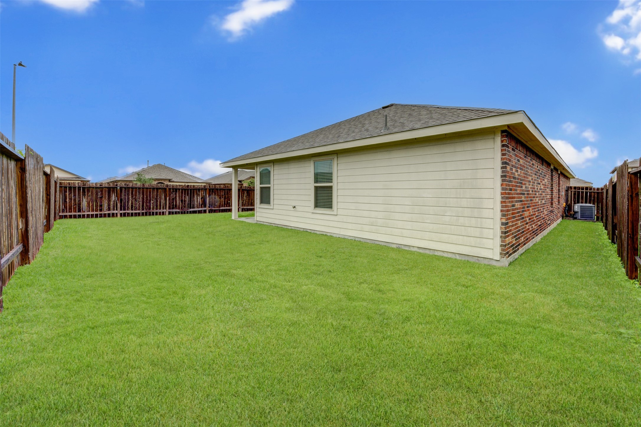 8002 Carillon Way Rosharon, TX 77583 - Photo 19 of 20