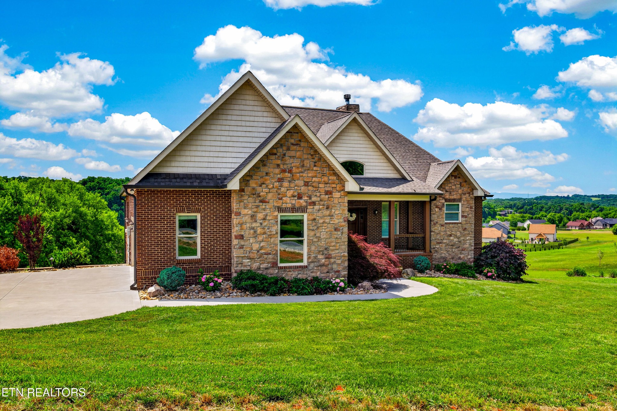 2655 Boston Chase Road Kodak, TN 37764 - Photo 1 of 60 Gallery Image 1