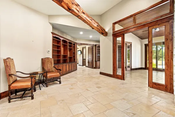 a view of an entryway with a livingroom