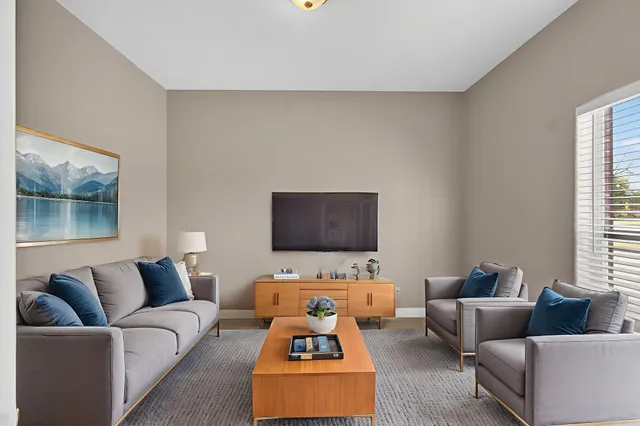 $200,000 | 320 Cathedral Square, Beaumont, TX 77701