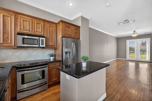 $200,000 | 320 Cathedral Square, Beaumont, TX 77701