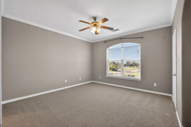 $200,000 | 320 Cathedral Square, Beaumont, TX 77701