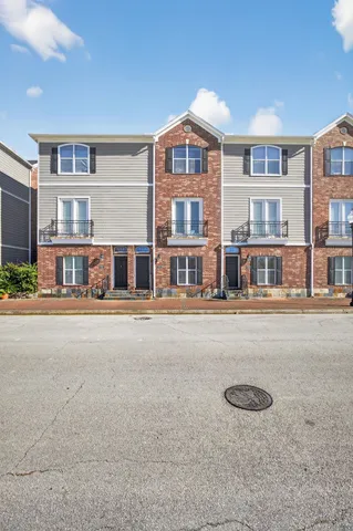 $200,000 | 320 Cathedral Square, Beaumont, TX 77701