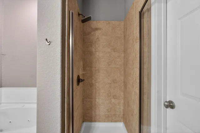 $200,000 | 320 Cathedral Square, Beaumont, TX 77701