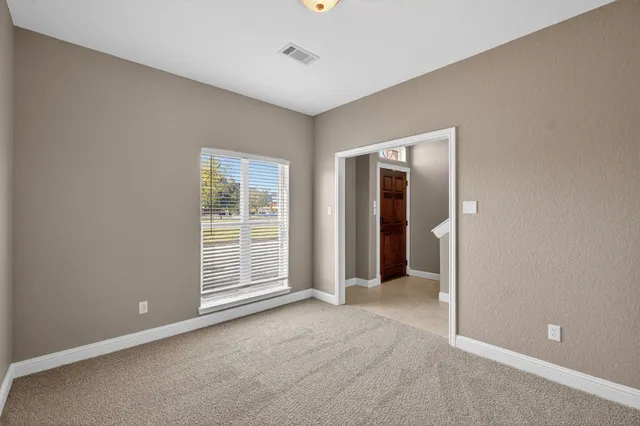 $200,000 | 320 Cathedral Square, Beaumont, TX 77701