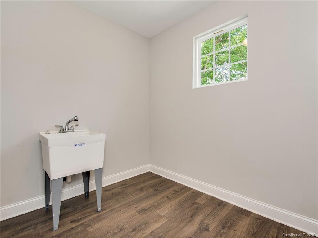 8215 Larkhaven Road Charlotte, NC 28216 - Photo 20 of 29 Gallery Image 20