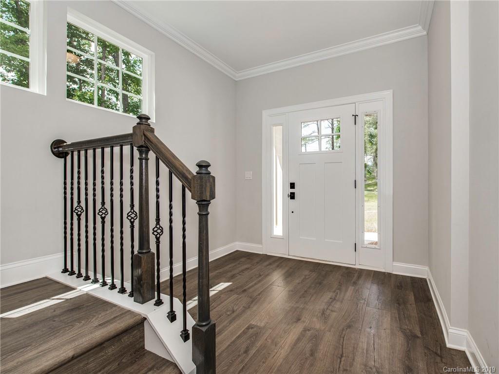 8215 Larkhaven Road Charlotte, NC 28216 - Photo 3 of 29 Gallery Image 3