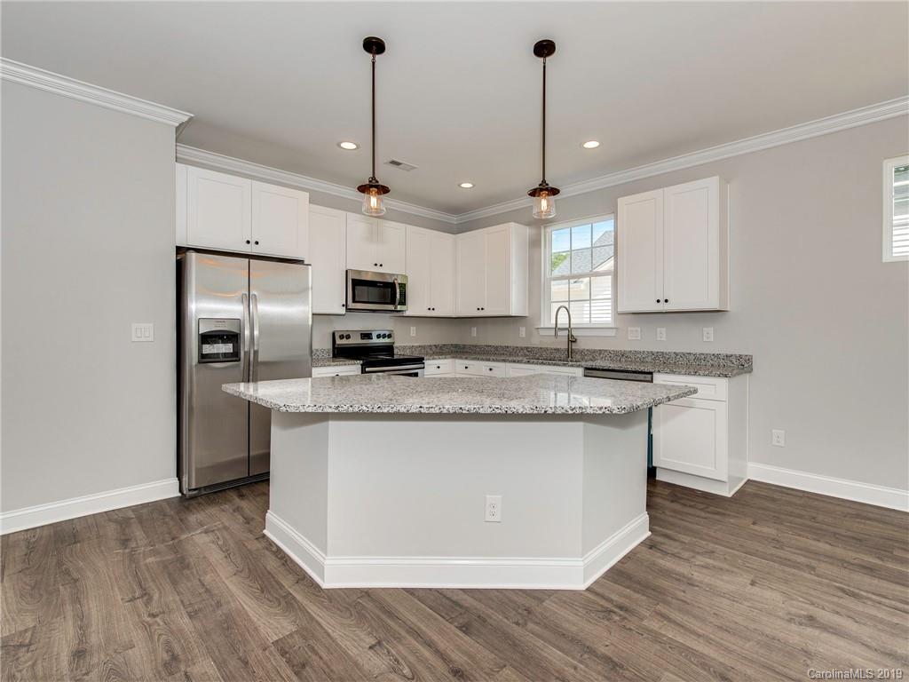 8215 Larkhaven Road Charlotte, NC 28216 - Photo 9 of 29 Gallery Image 9