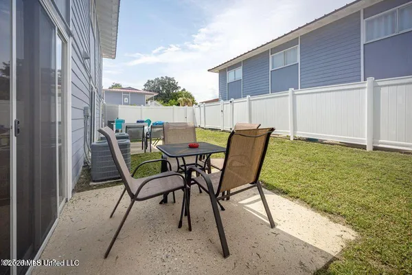 $1,490 | 1664 Beach Boulevard, Biloxi, MS 39531