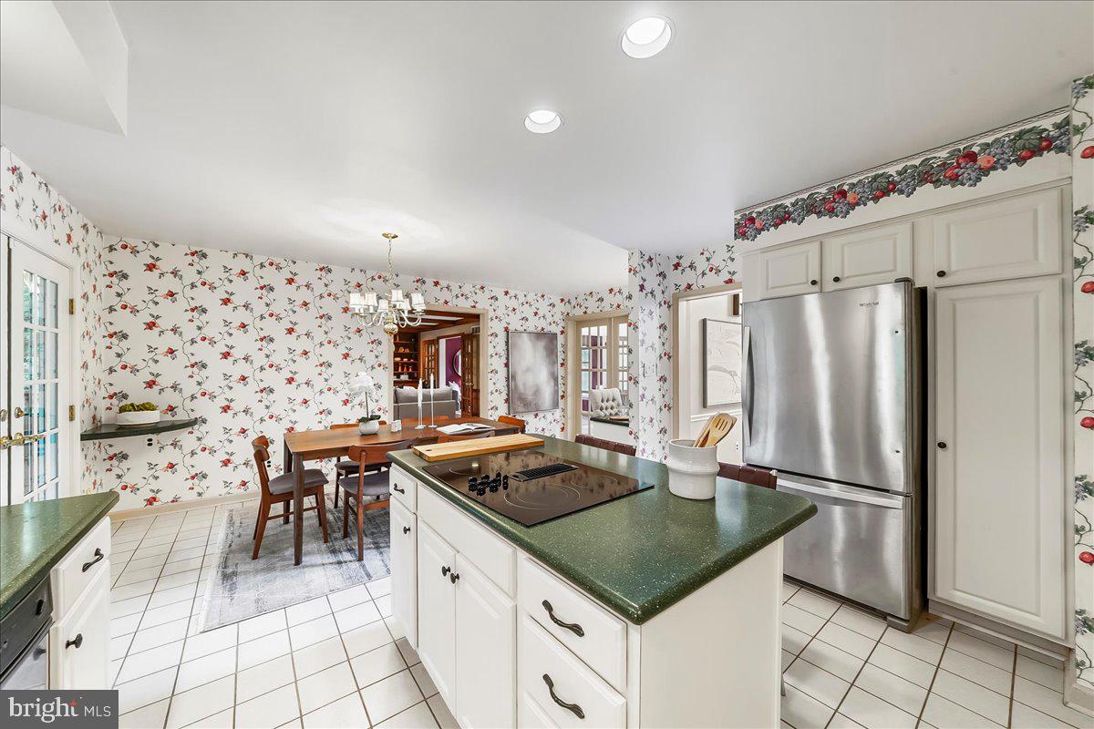 1750 Stocton Road Jenkintown, PA 19046 - Photo 20 of 50 Charming kitchen with floral accents.