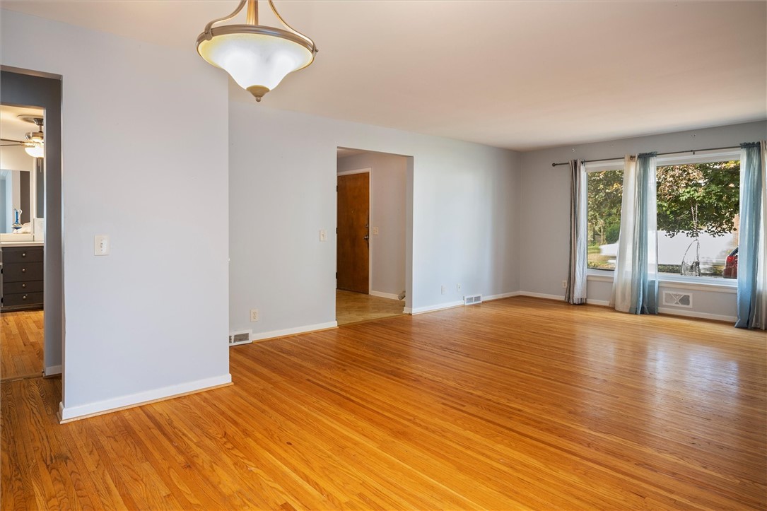 433 Long Acre Road Irondequoit, NY 14621 - Photo 14 of 34