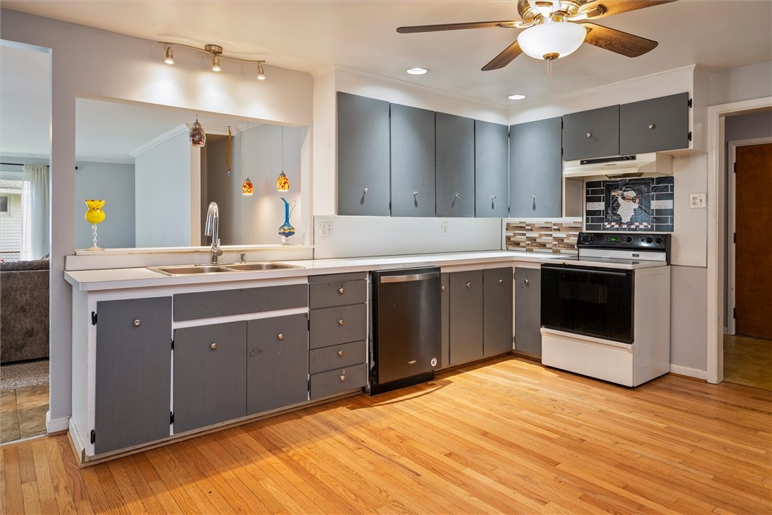 433 Long Acre Road Irondequoit, NY 14621 - Photo 17 of 34