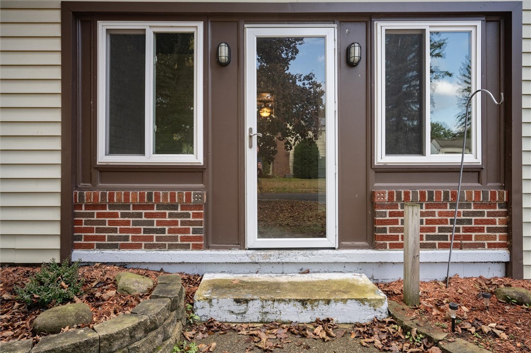 433 Long Acre Road Irondequoit, NY 14621 - Photo 4 of 34