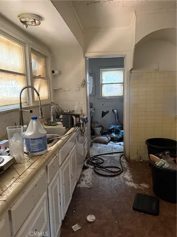 $1,200,000 | 7830-7830 South Victoria Avenue, Los Angeles, CA 90043