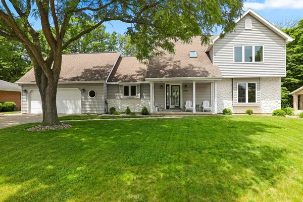 $409,900 | 2841 Mayflower Road, Green Bay, WI 54311