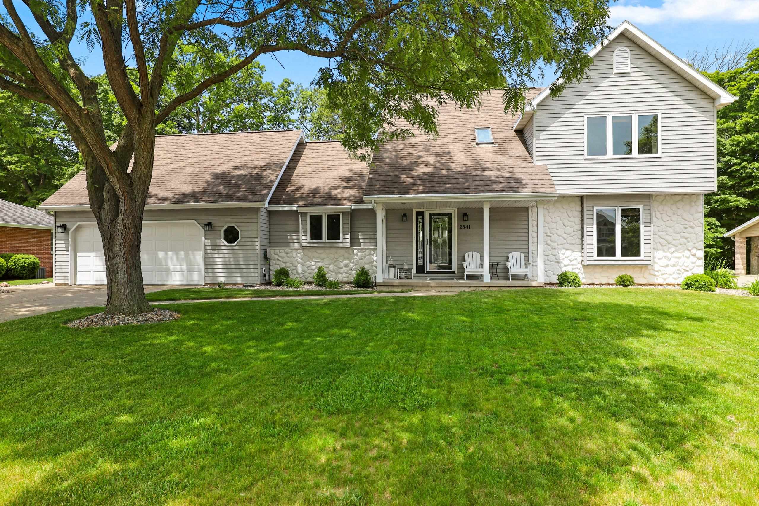 2841 Mayflower Road Green Bay, WI 54311 - Photo 1 of 70