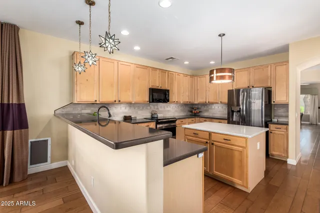 $728,586 | 1310 East Parkview Drive, Gilbert, AZ 85295