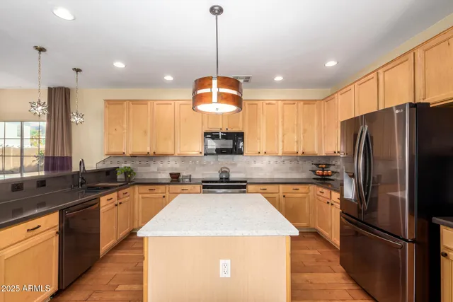 $728,586 | 1310 East Parkview Drive, Gilbert, AZ 85295