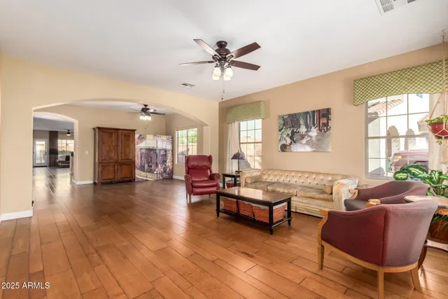 $728,586 | 1310 East Parkview Drive, Gilbert, AZ 85295