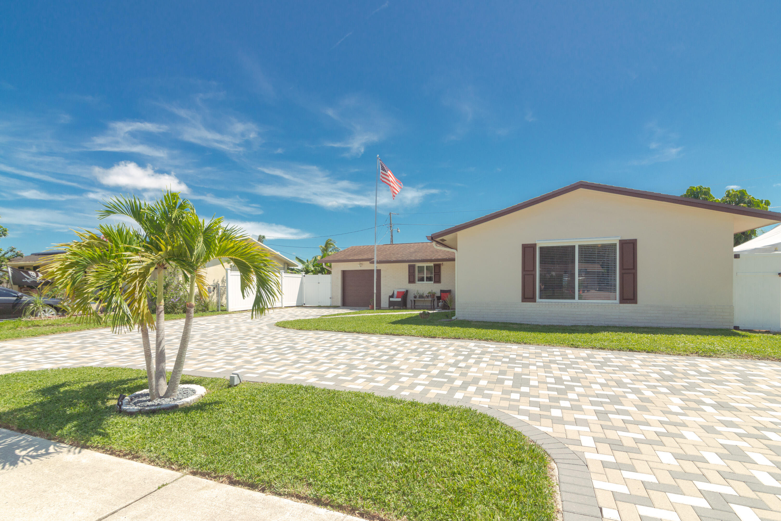 9628 Southwest 1st Place Boca Raton, FL 33428 - Photo 3 of 35 boca-15