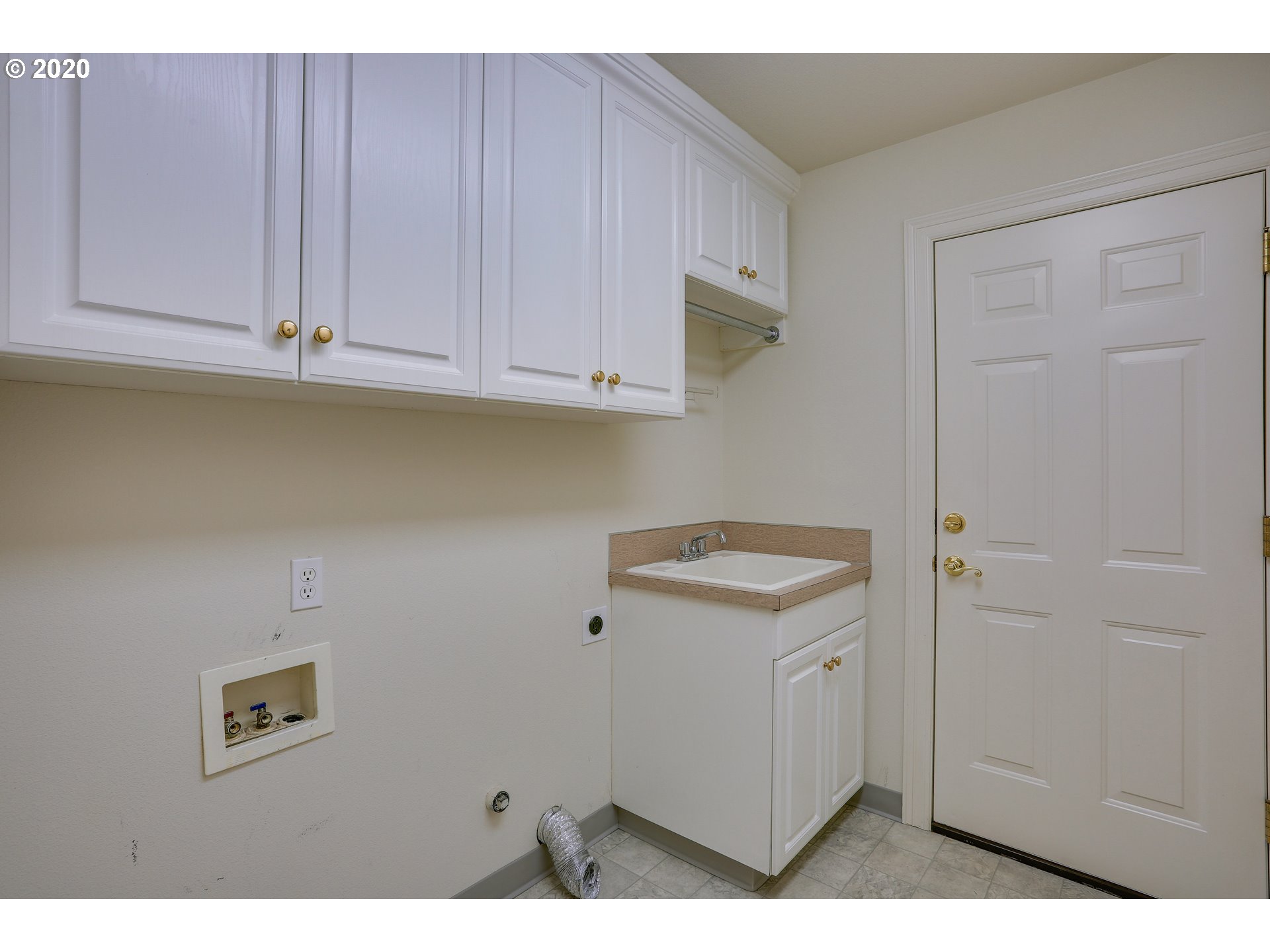 4299 Southeast Augusta Loop Gresham, OR 97080 - Photo 12 of 23 Gallery Image 12
