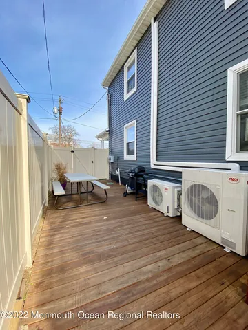 a view of a livingroom with furniture
