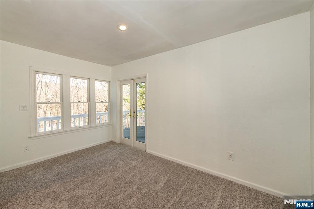 6 Berton Road Boonton, NJ 07005 - Photo 29 of 32 an empty room with windows