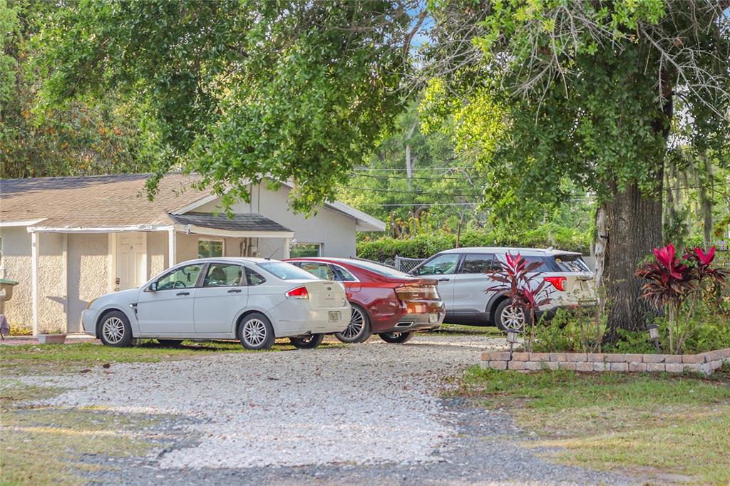 1313 39th Street Orlando, FL 32839 - Photo 4 of 29