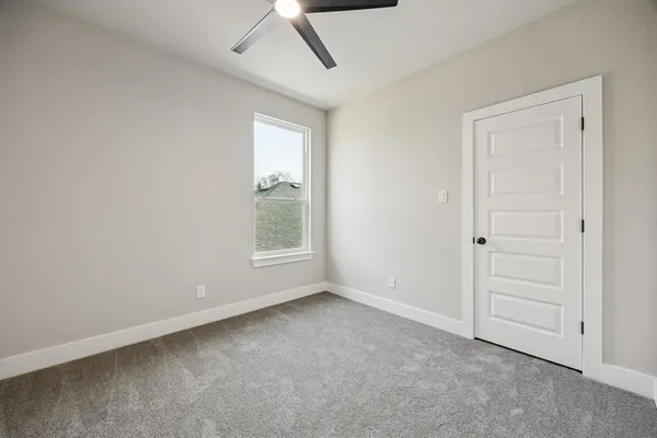 $2,300 | 3703 York Street, Dallas, TX 75210