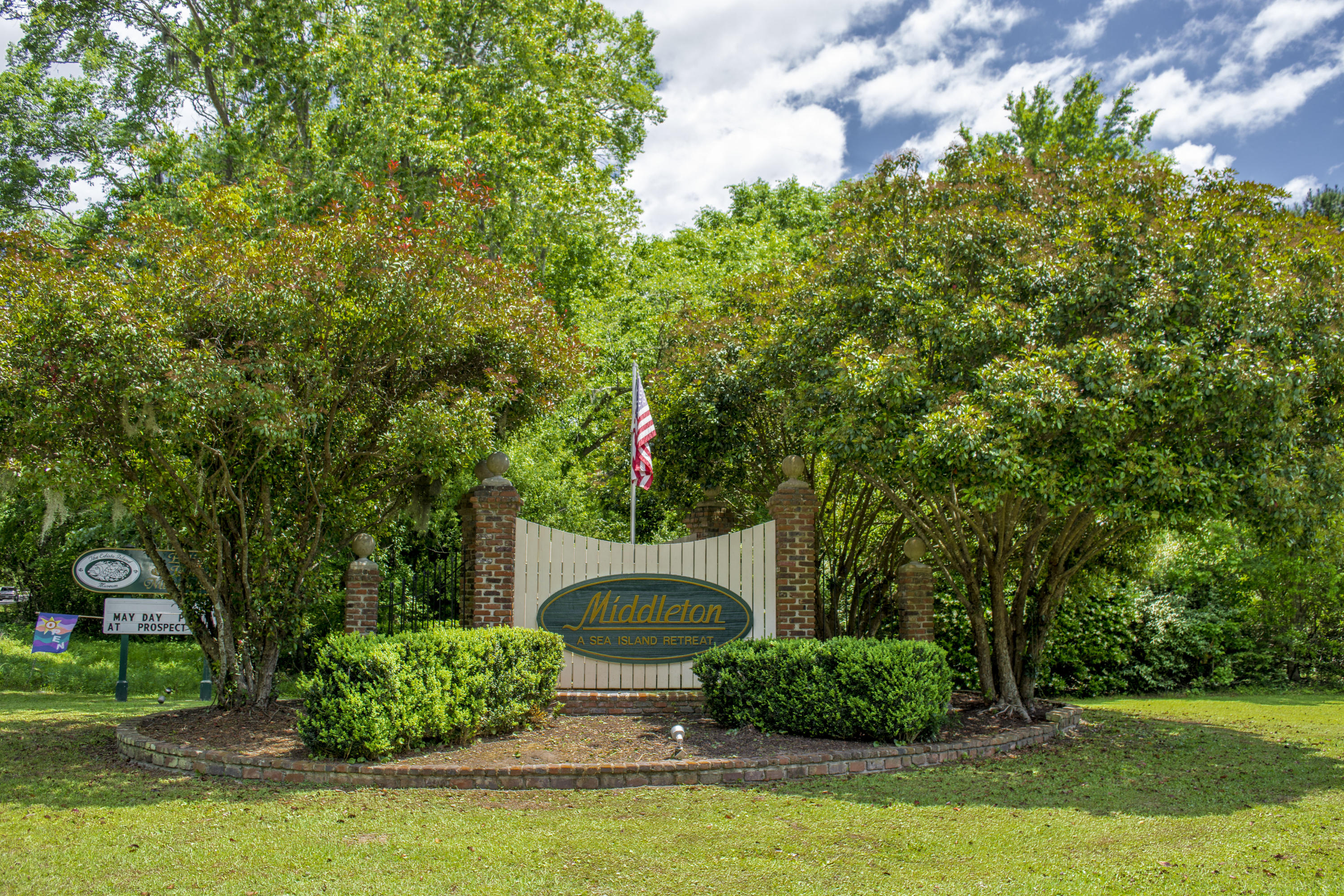 8477 Chisolm Plantation Road Edisto Island, SC 29438 - Photo 10 of 11 middle